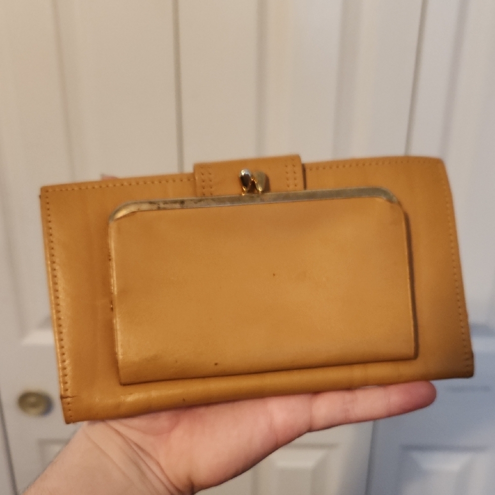 🪅 3/$10 // AMITY: Checkbook Holder